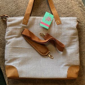 NEW Blue seersucker tote with extra shoulder strap measures 18”x14”